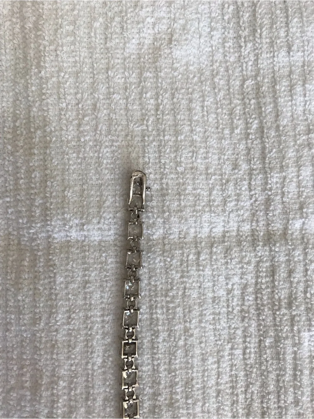 Beautiful sparkling Crystal Tennis Bracelet - Silver